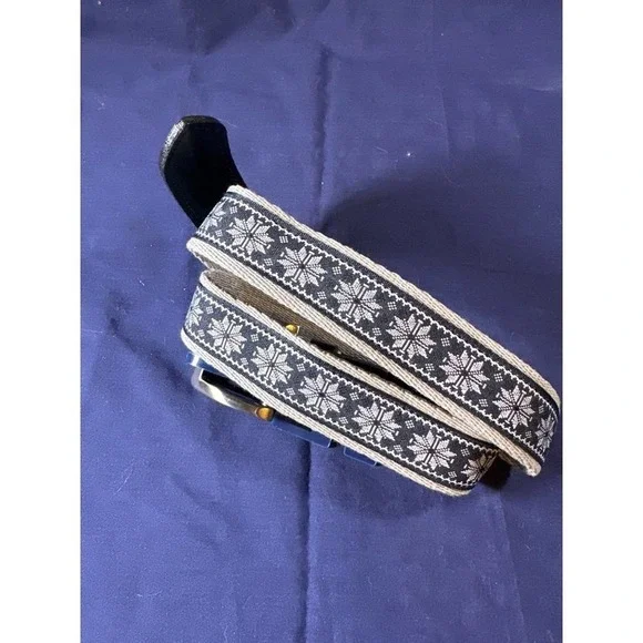 Club Room Men's Belt Nordic Snowflake Pattern Leather Trim Silver Bucklem Size L - Picture 2 of 4